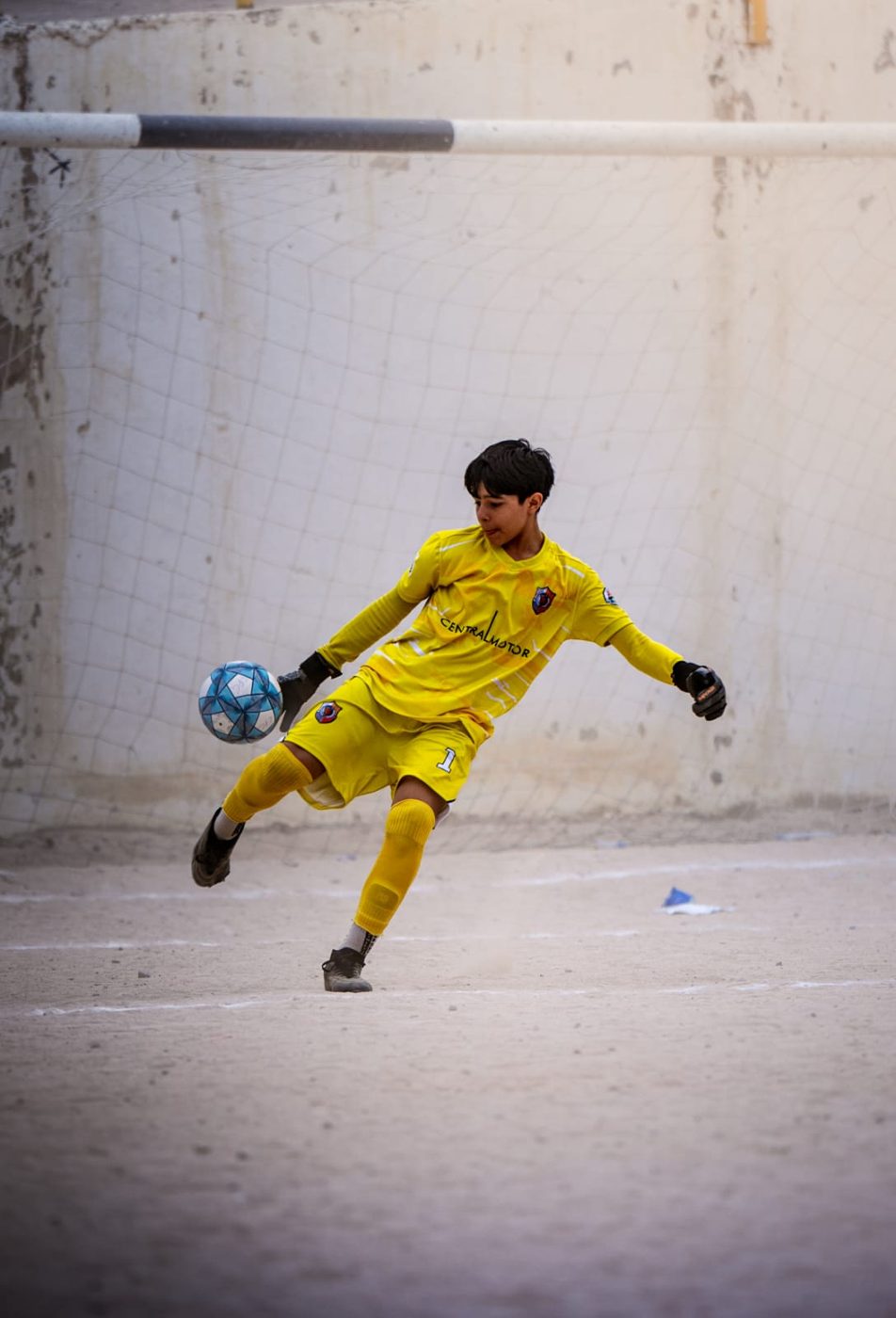 Allan en acción con el balón